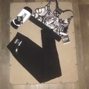 NWT Victoria Secret Work out pants size Small